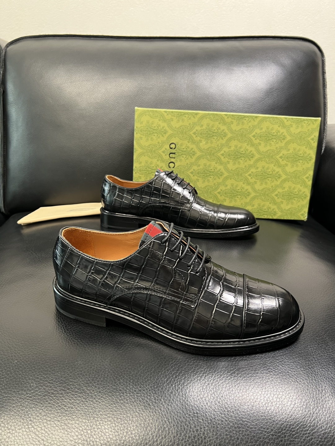 Gucci 顶级工艺品 古奇 皮鞋系列专柜同步 原厂配置，意大利进口原版牛皮，进口水染牛里 ，鞋底：原厂