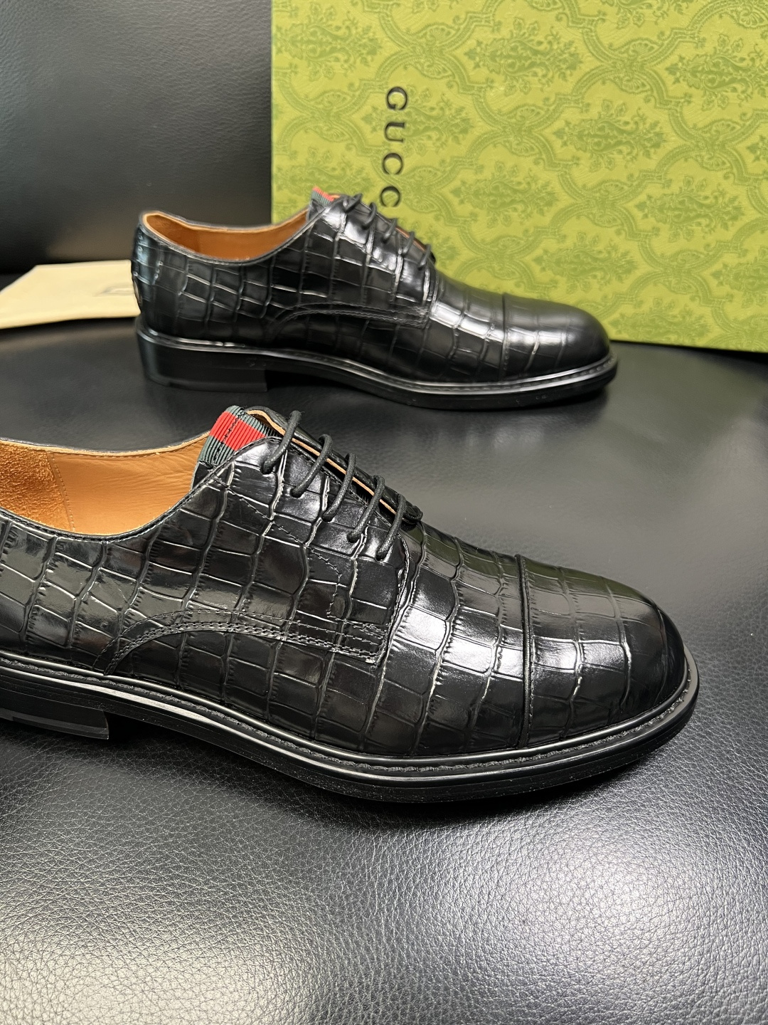 Gucci 顶级工艺品 古奇 皮鞋系列专柜同步 原厂配置，意大利进口原版牛皮，进口水染牛里 ，鞋底：原厂