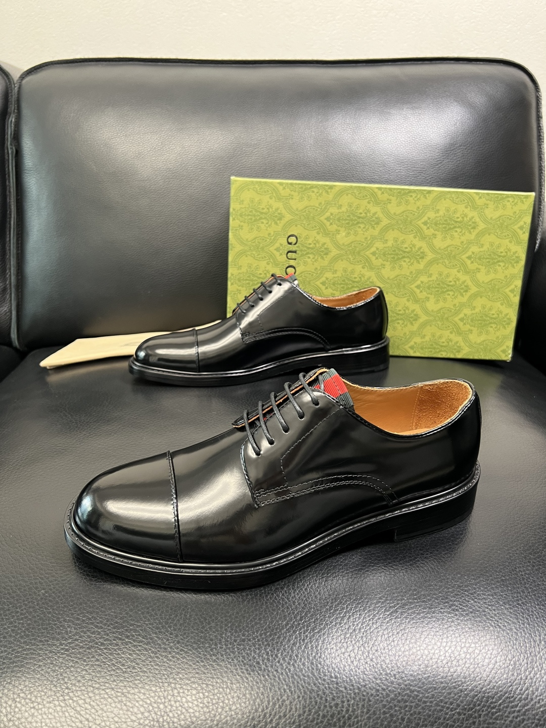 Gucci 顶级工艺品 古奇 皮鞋系列专柜同步 原厂配置，意大利进口原版牛皮，进口水染牛里 ，鞋底：原厂