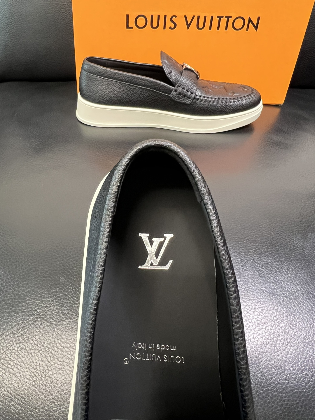 Lv 高品质 顶级工艺品 路易威登，运动板鞋专柜同步，鞋面意大利进口，高品质拼接缤纷色彩复杂工艺品，进口