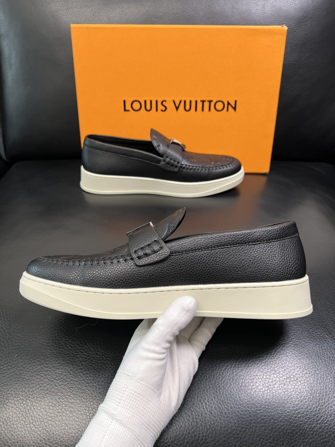 Lv 高品质 顶级工艺品 路易威登，运动板鞋专柜同步，鞋面意大利进口，高品质拼接缤纷色彩复杂工艺品，进口