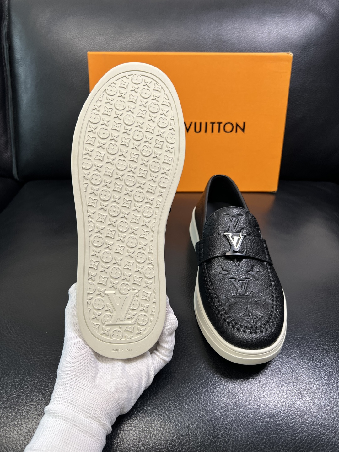 Lv 高品质 顶级工艺品 路易威登，运动板鞋专柜同步，鞋面意大利进口，高品质拼接缤纷色彩复杂工艺品，进口