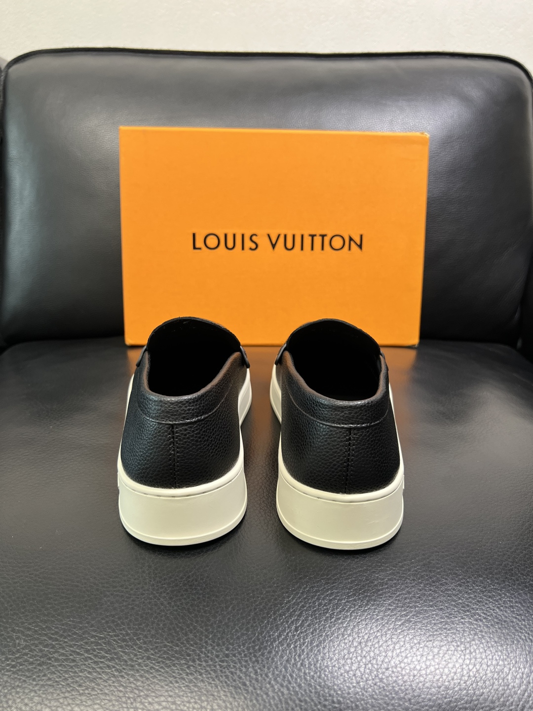 Lv 高品质 顶级工艺品 路易威登，运动板鞋专柜同步，鞋面意大利进口，高品质拼接缤纷色彩复杂工艺品，进口
