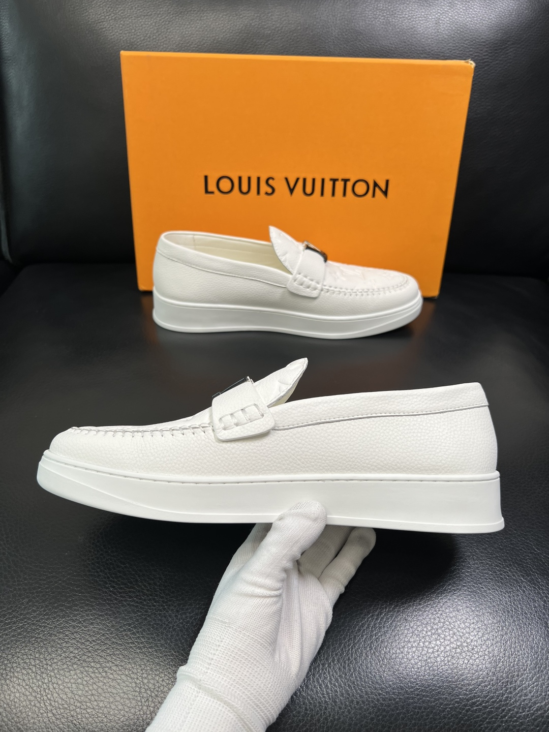 Lv 高品质 顶级工艺品 路易威登，运动板鞋专柜同步，鞋面意大利进口，高品质拼接缤纷色彩复杂工艺品，进口