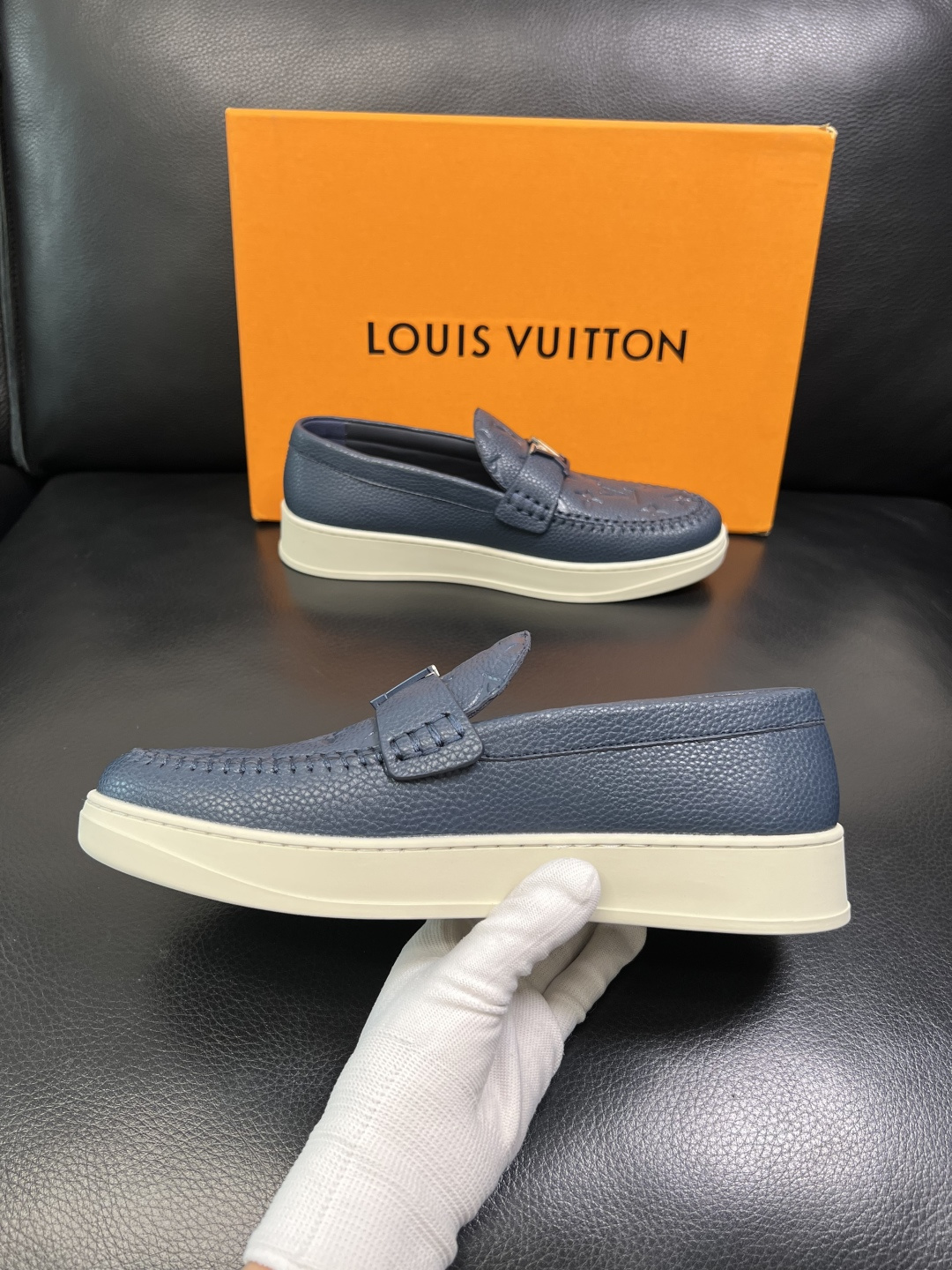 Lv 高品质 顶级工艺品 路易威登，运动板鞋专柜同步，鞋面意大利进口，高品质拼接缤纷色彩复杂工艺品，进口