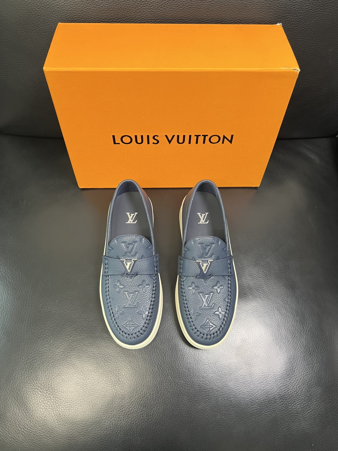 Lv 高品质 顶级工艺品 路易威登，运动板鞋专柜同步，鞋面意大利进口，高品质拼接缤纷色彩复杂工艺品，进口