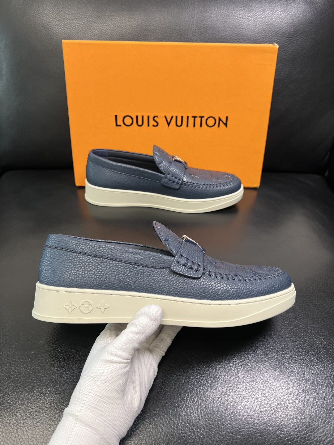 Lv 高品质 顶级工艺品 路易威登，运动板鞋专柜同步，鞋面意大利进口，高品质拼接缤纷色彩复杂工艺品，进口