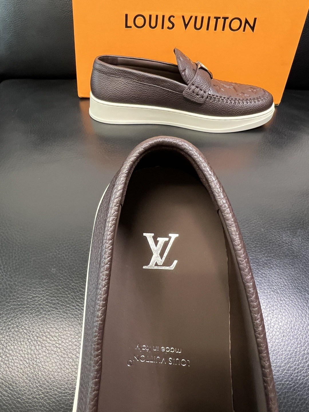 Lv 高品质 顶级工艺品 路易威登，运动板鞋专柜同步，鞋面意大利进口，高品质拼接缤纷色彩复杂工艺品，进口