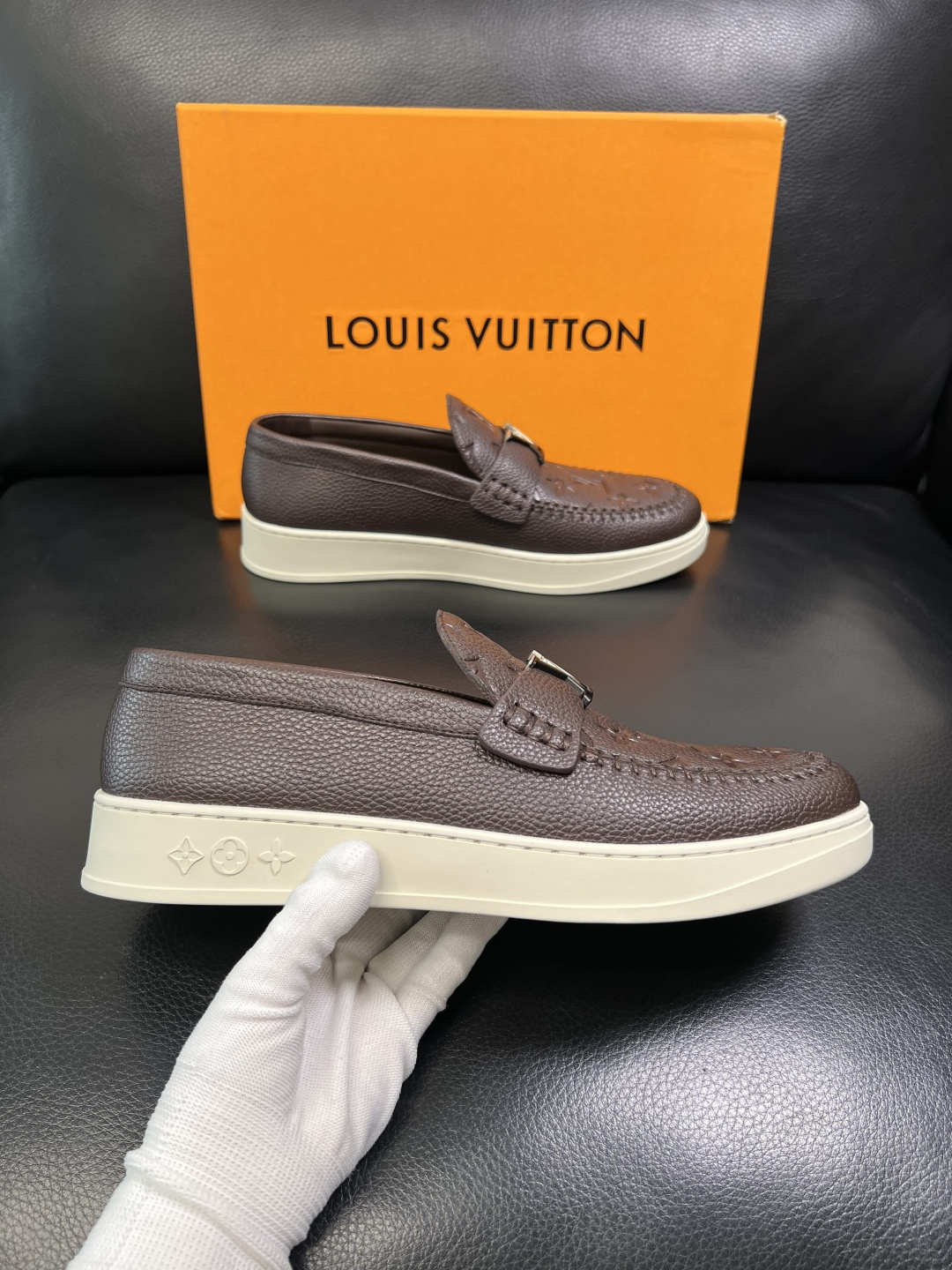 Lv 高品质 顶级工艺品 路易威登，运动板鞋专柜同步，鞋面意大利进口，高品质拼接缤纷色彩复杂工艺品，进口