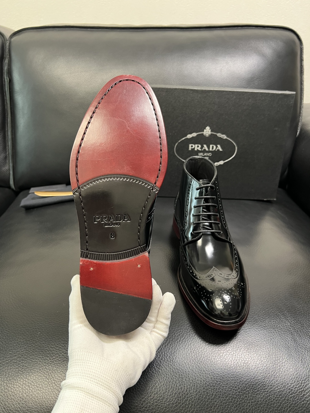 PRADA 高品质 顶级工艺品 普拉达 皮鞋专柜同步 原厂配置，意大利进口原版牛皮面料，透气舒适进口水染