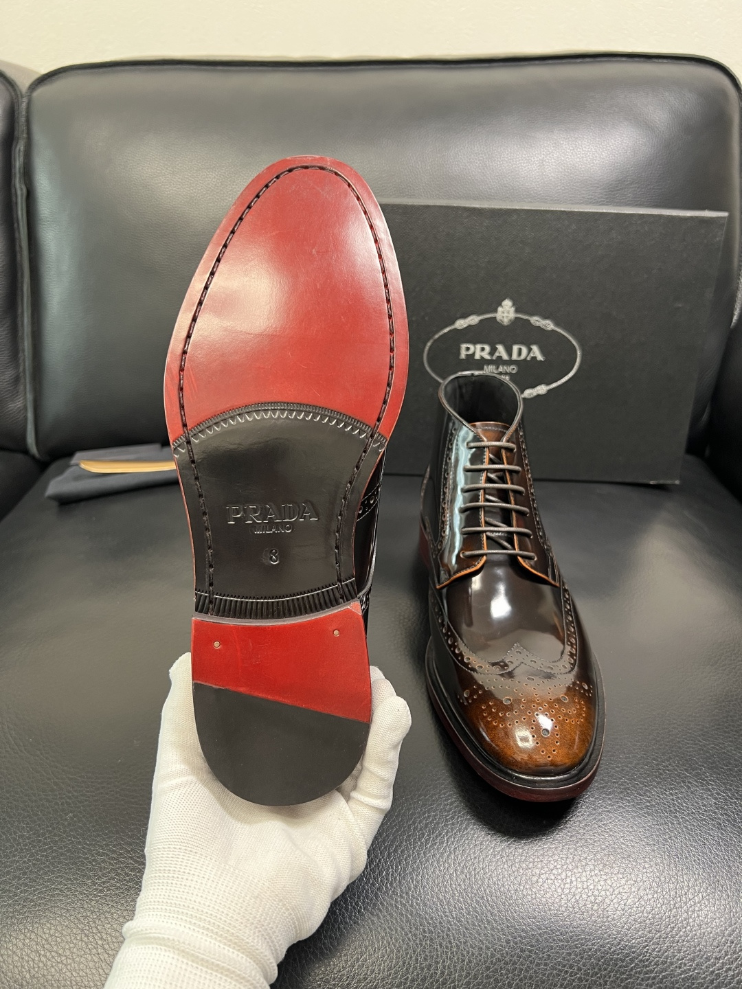 PRADA 高品质 顶级工艺品 普拉达 皮鞋专柜同步 原厂配置，意大利进口原版牛皮面料，透气舒适进口水染