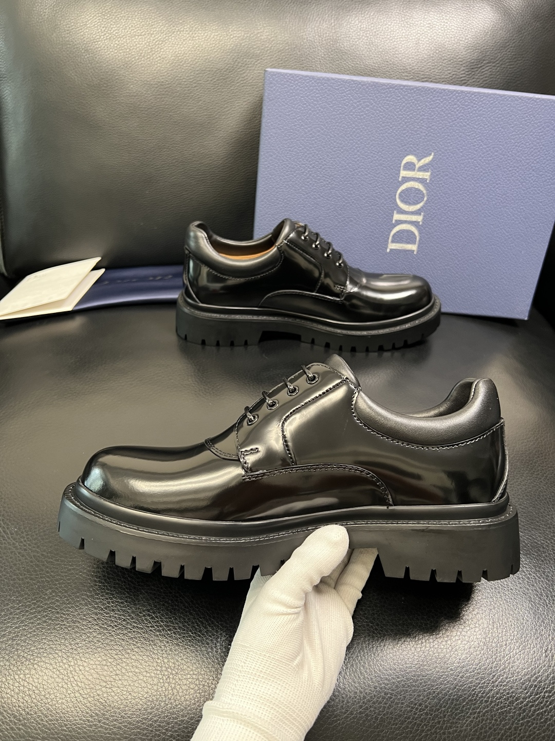 Dior 顶级工艺品 迪奥 专柜同步 原厂配置，意大利进口原版牛皮面料，透气舒适进口水染牛里垫，鞋底：原