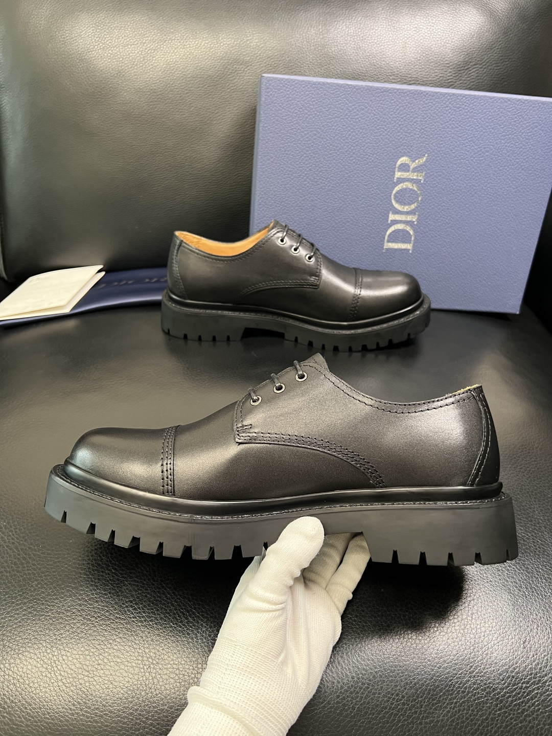 Dior 顶级工艺品 迪奥 专柜同步 原厂配置，意大利进口原版牛皮面料，透气舒适进口水染牛里垫，鞋底：原