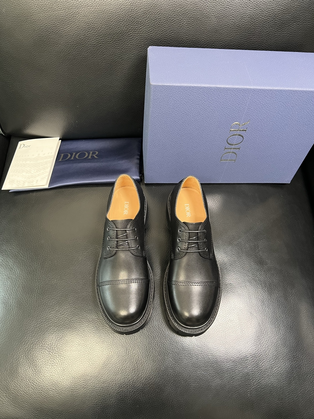 Dior 顶级工艺品 迪奥 专柜同步 原厂配置，意大利进口原版牛皮面料，透气舒适进口水染牛里垫，鞋底：原