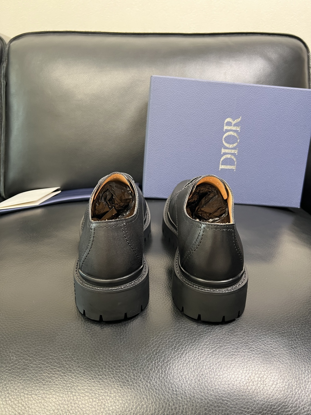 Dior 顶级工艺品 迪奥 专柜同步 原厂配置，意大利进口原版牛皮面料，透气舒适进口水染牛里垫，鞋底：原