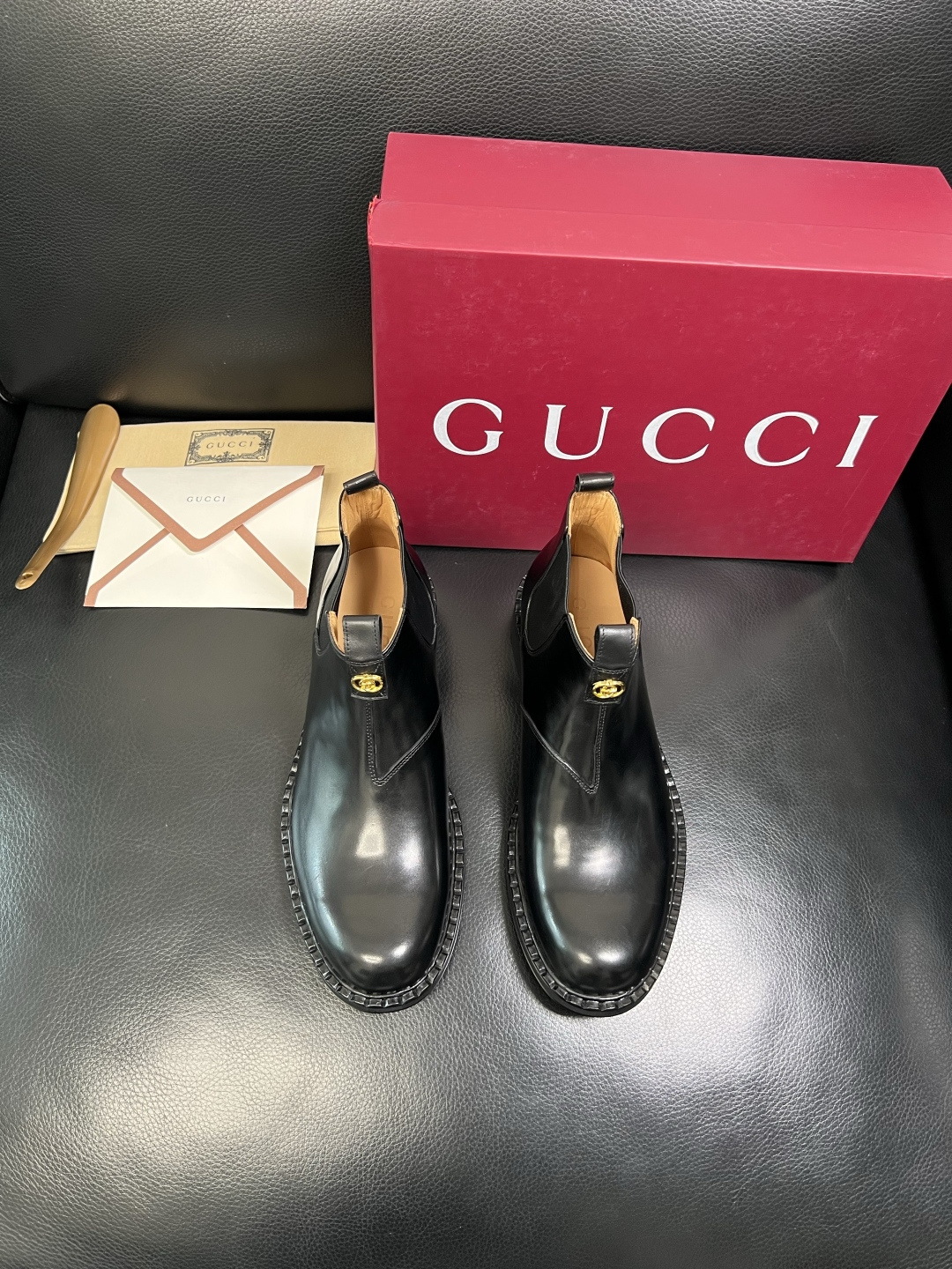 Gucci 高品质 顶级工艺品 古奇 皮鞋系列专柜同步 原厂配置，意大利进口原版牛皮，进口水染牛里 ，鞋