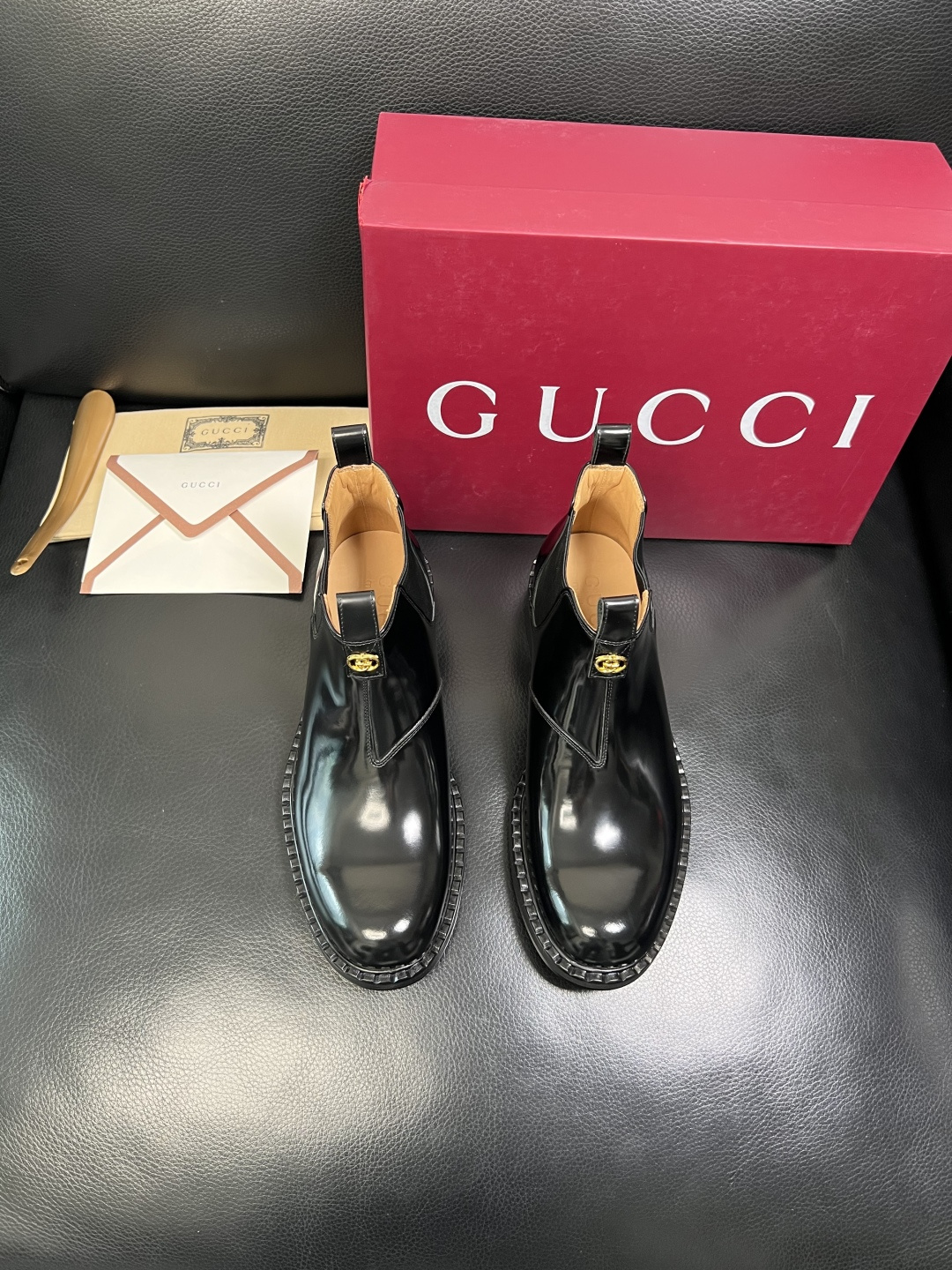 Gucci 高品质 顶级工艺品 古奇 皮鞋系列专柜同步 原厂配置，意大利进口原版牛皮，进口水染牛里 ，鞋