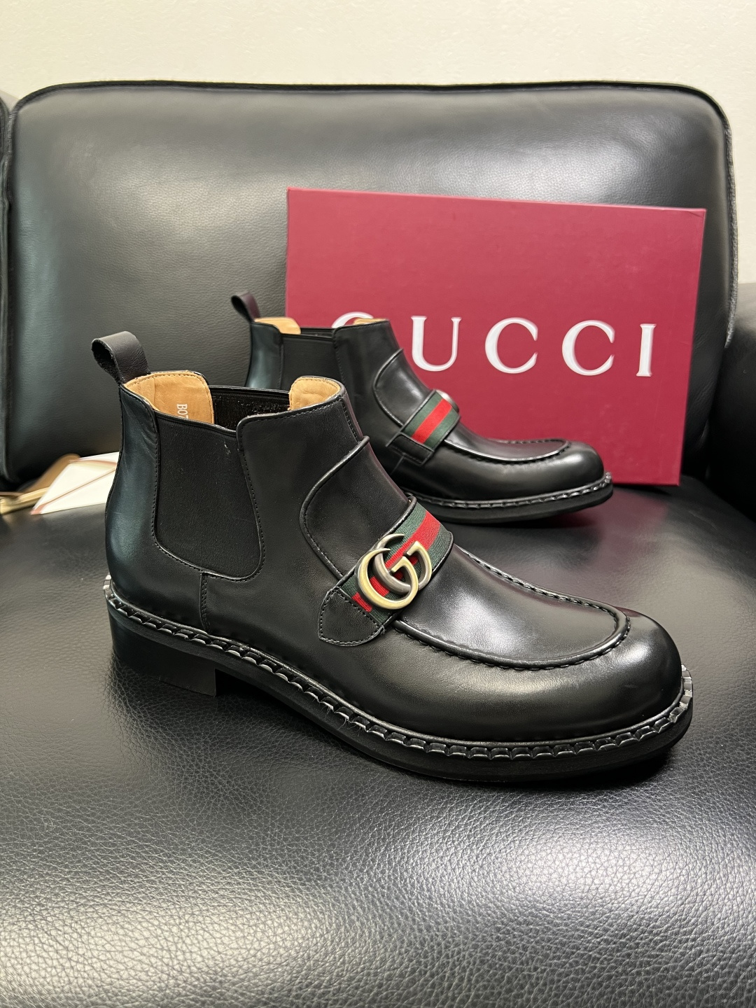 Gucci 高品质 顶级工艺品 古奇 皮鞋系列专柜同步 原厂配置，意大利进口原版牛皮，进口水染牛里 ，鞋