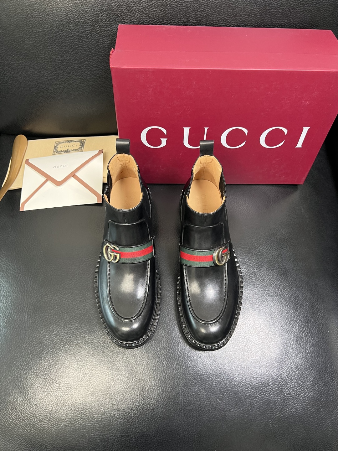 Gucci 高品质 顶级工艺品 古奇 皮鞋系列专柜同步 原厂配置，意大利进口原版牛皮，进口水染牛里 ，鞋
