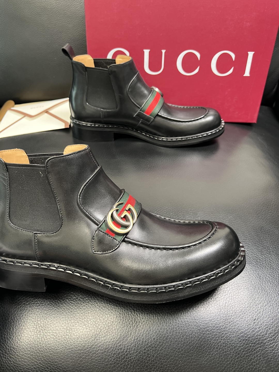 Gucci 高品质 顶级工艺品 古奇 皮鞋系列专柜同步 原厂配置，意大利进口原版牛皮，进口水染牛里 ，鞋