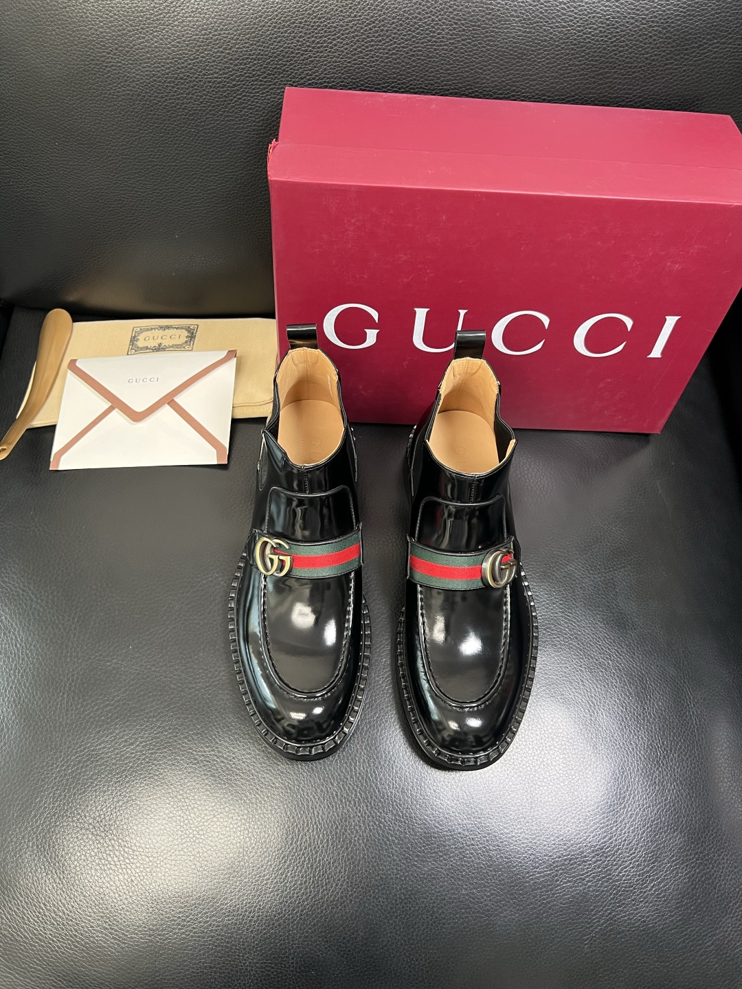 Gucci 高品质 顶级工艺品 古奇 皮鞋系列专柜同步 原厂配置，意大利进口原版牛皮，进口水染牛里 ，鞋