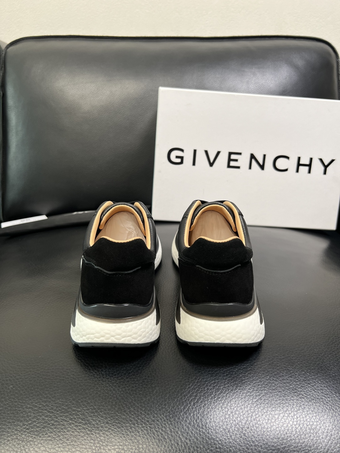 Givenchy 高品质 顶级工艺品 纪梵希 专柜同步原厂配置，意大利进口牛皮搭配面料，全鞋配件私模打造
