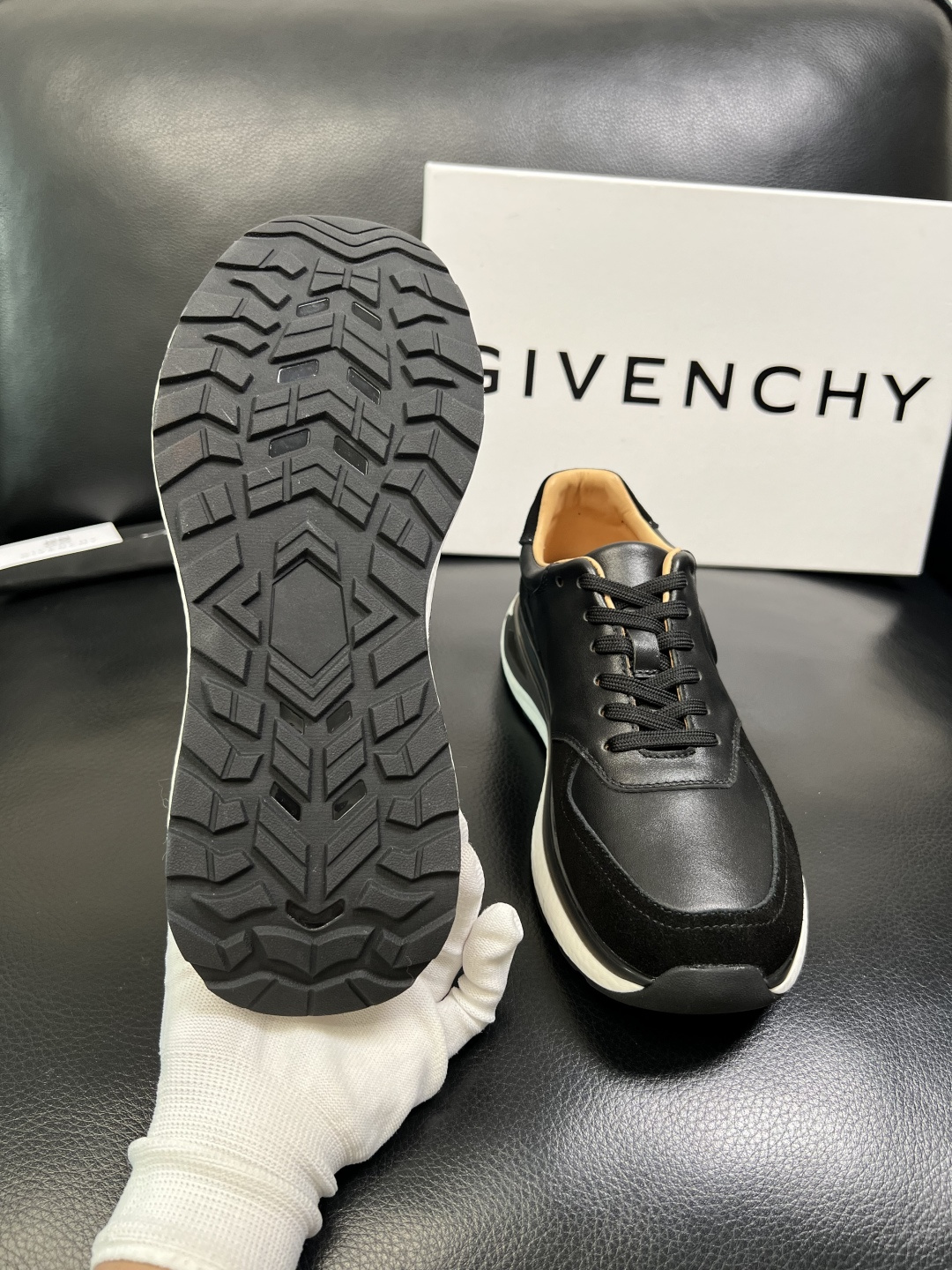 Givenchy 高品质 顶级工艺品 纪梵希 专柜同步原厂配置，意大利进口牛皮搭配面料，全鞋配件私模打造