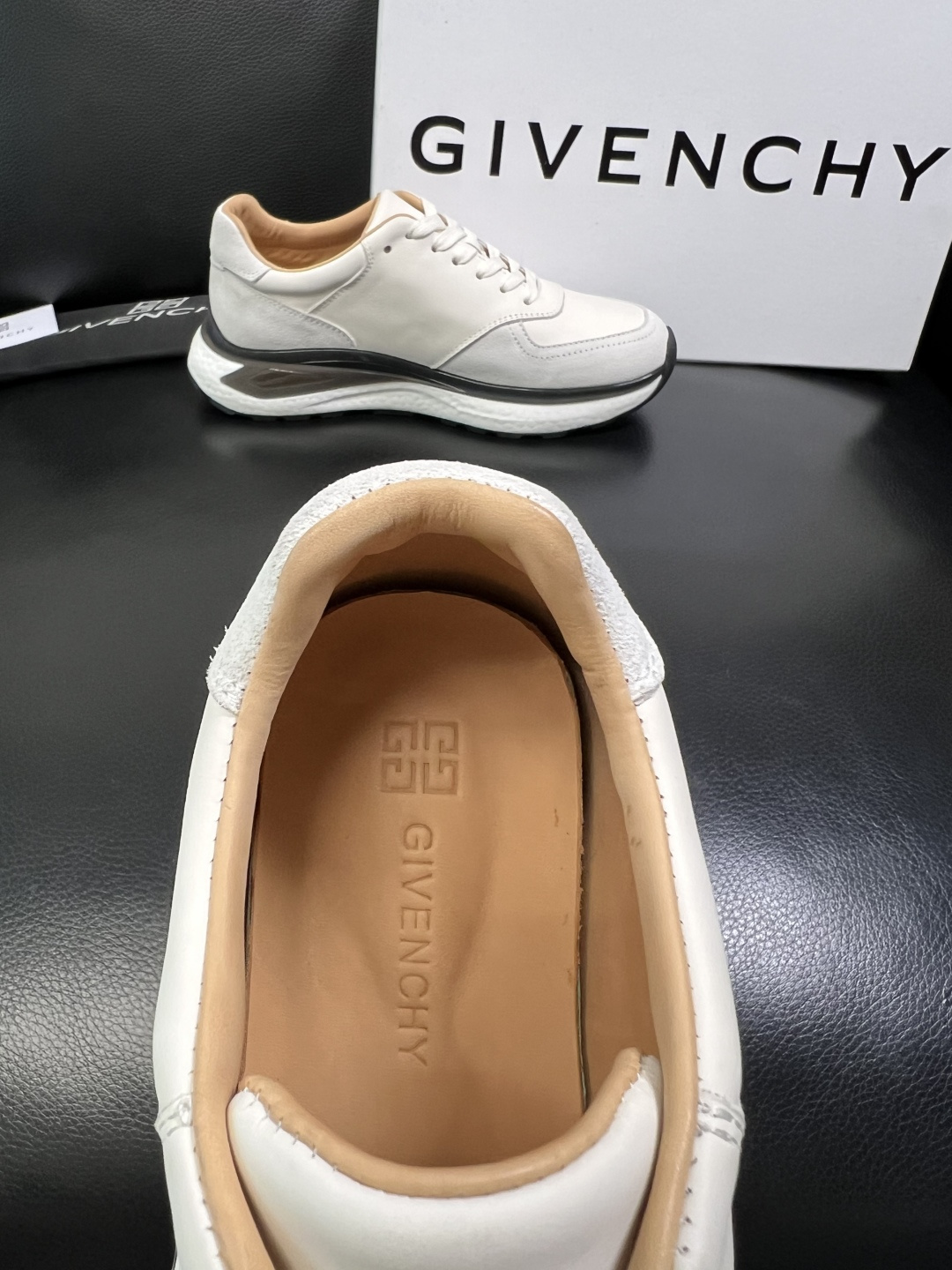 Givenchy 高品质 顶级工艺品 纪梵希 专柜同步原厂配置，意大利进口牛皮搭配面料，全鞋配件私模打造