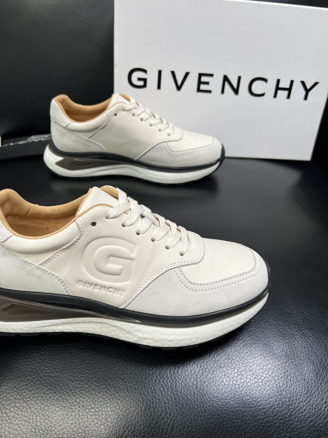 Givenchy 高品质 顶级工艺品 纪梵希 专柜同步原厂配置，意大利进口牛皮搭配面料，全鞋配件私模打造
