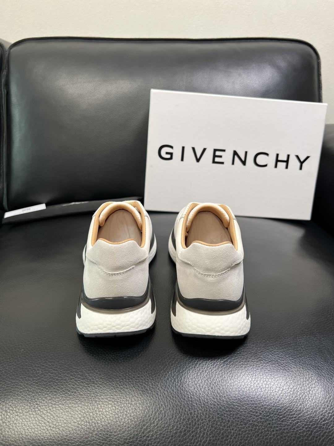 Givenchy 高品质 顶级工艺品 纪梵希 专柜同步原厂配置，意大利进口牛皮搭配面料，全鞋配件私模打造