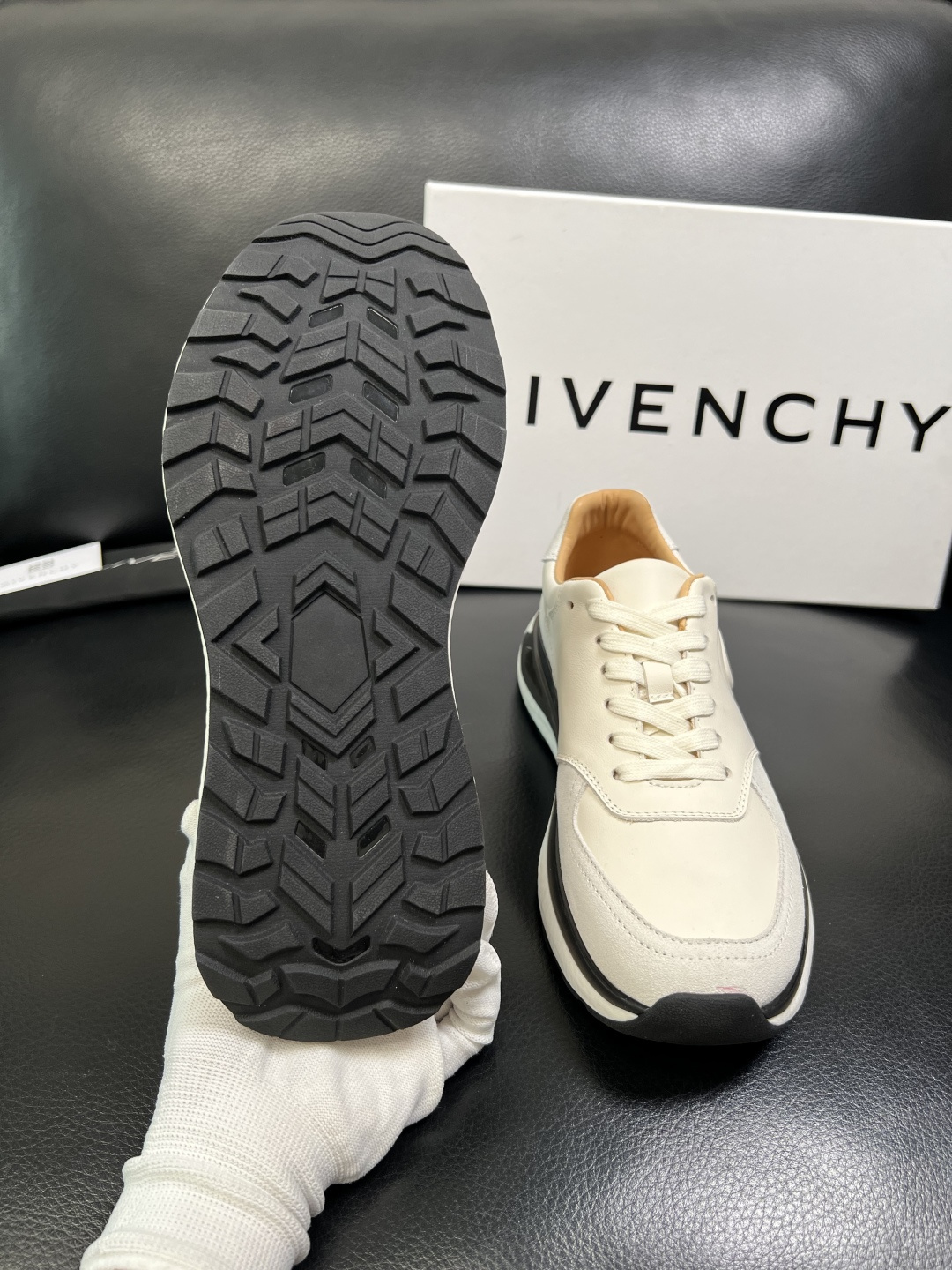 Givenchy 高品质 顶级工艺品 纪梵希 专柜同步原厂配置，意大利进口牛皮搭配面料，全鞋配件私模打造