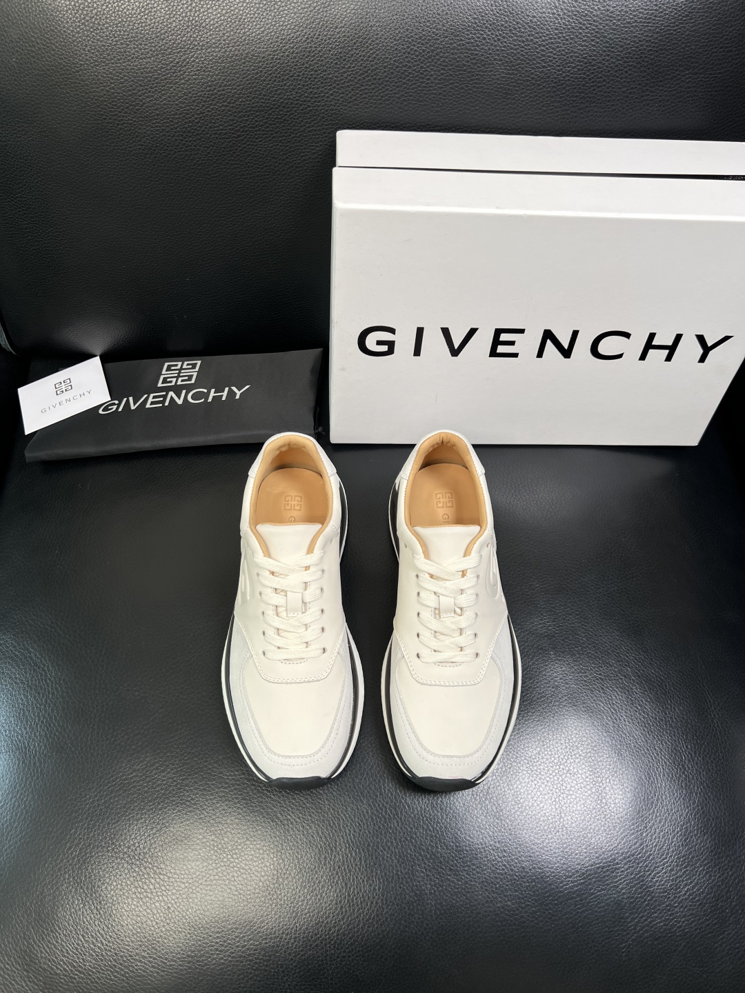 Givenchy 高品质 顶级工艺品 纪梵希 专柜同步原厂配置，意大利进口牛皮搭配面料，全鞋配件私模打造