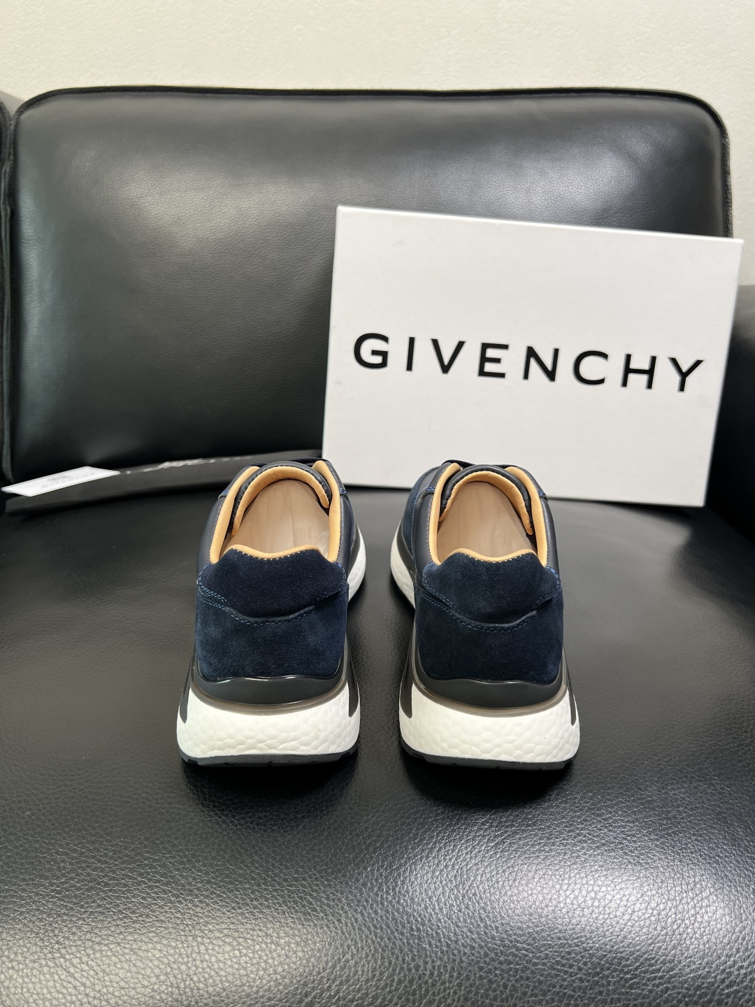 Givenchy 高品质 顶级工艺品 纪梵希 专柜同步原厂配置，意大利进口牛皮搭配面料，全鞋配件私模打造