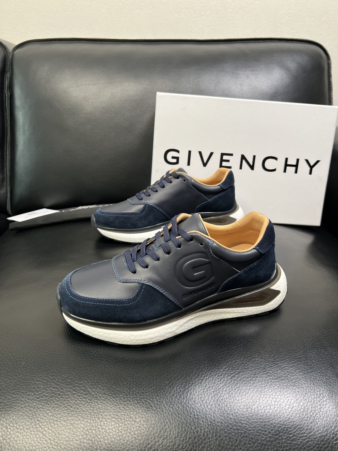 Givenchy 高品质 顶级工艺品 纪梵希 专柜同步原厂配置，意大利进口牛皮搭配面料，全鞋配件私模打造