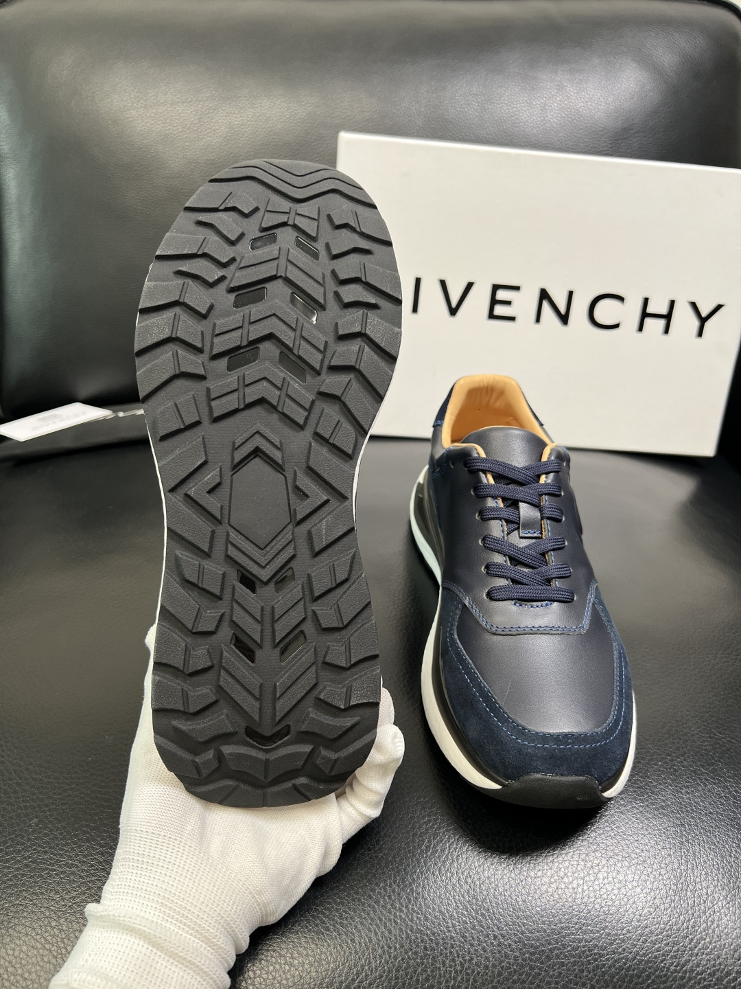 Givenchy 高品质 顶级工艺品 纪梵希 专柜同步原厂配置，意大利进口牛皮搭配面料，全鞋配件私模打造