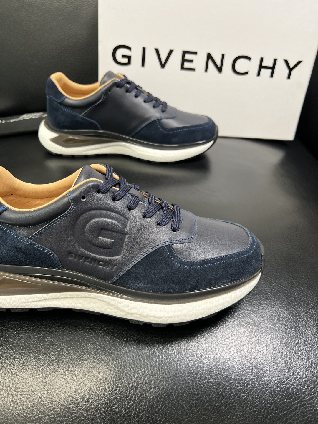 Givenchy 高品质 顶级工艺品 纪梵希 专柜同步原厂配置，意大利进口牛皮搭配面料，全鞋配件私模打造