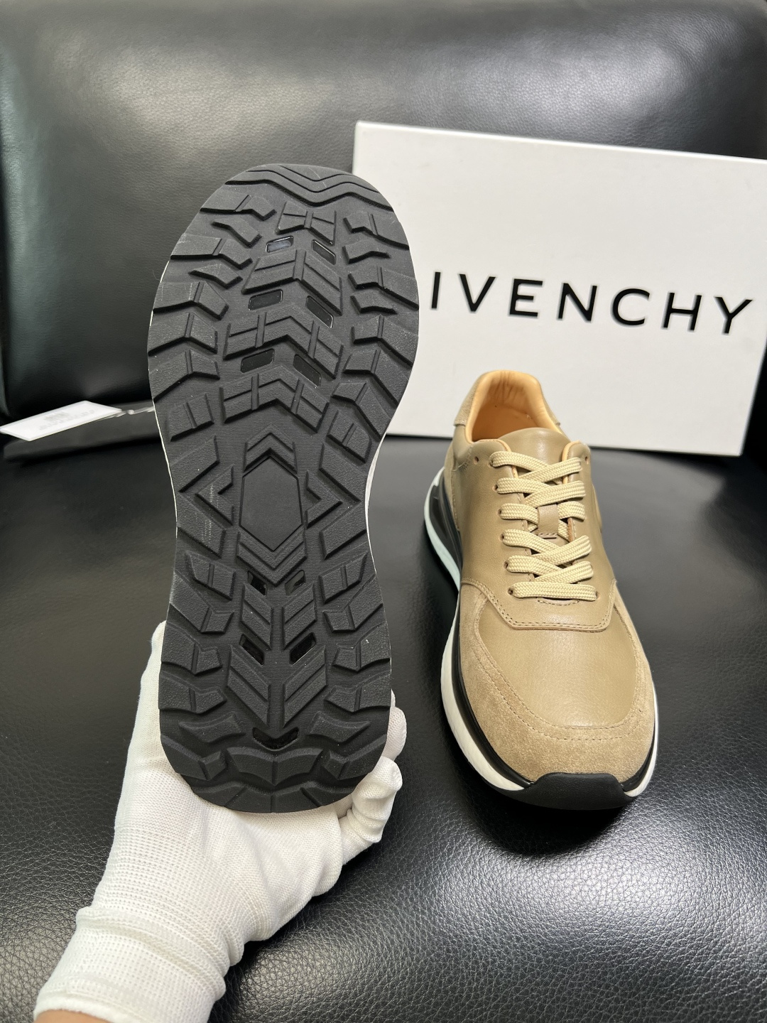 Givenchy 高品质 顶级工艺品 纪梵希 专柜同步原厂配置，意大利进口牛皮搭配面料，全鞋配件私模打造