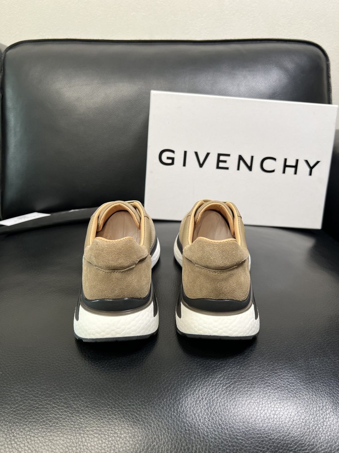 Givenchy 高品质 顶级工艺品 纪梵希 专柜同步原厂配置，意大利进口牛皮搭配面料，全鞋配件私模打造