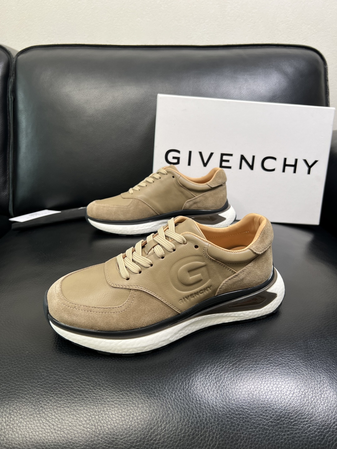 Givenchy 高品质 顶级工艺品 纪梵希 专柜同步原厂配置，意大利进口牛皮搭配面料，全鞋配件私模打造