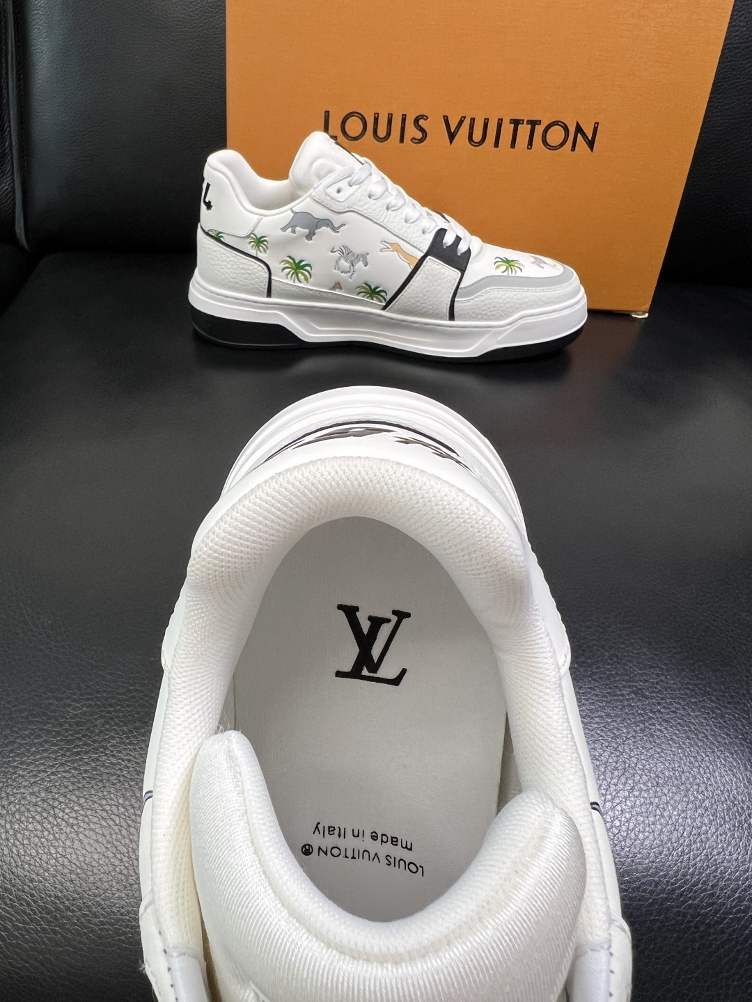 Lv 高品质 顶级工艺品 路易威登，运动板鞋专柜同步，鞋面意大利进口，高品质拼接缤纷色彩复杂工艺品，进口