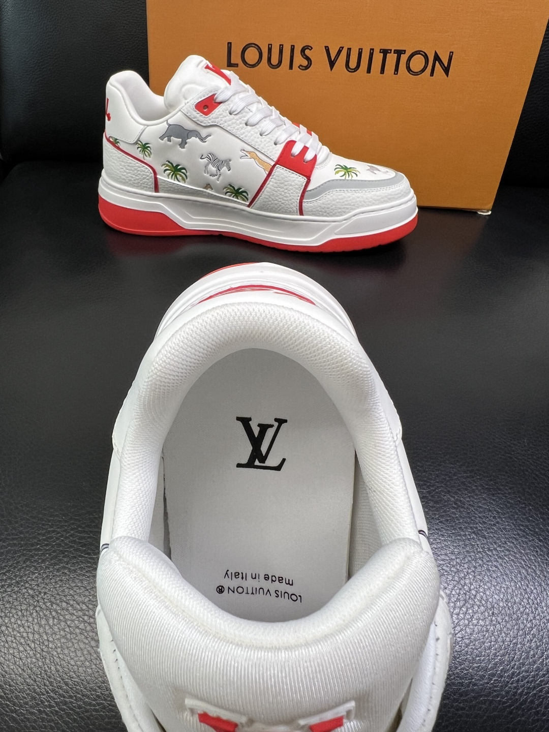 Lv 高品质 顶级工艺品 路易威登，运动板鞋专柜同步，鞋面意大利进口，高品质拼接缤纷色彩复杂工艺品，进口