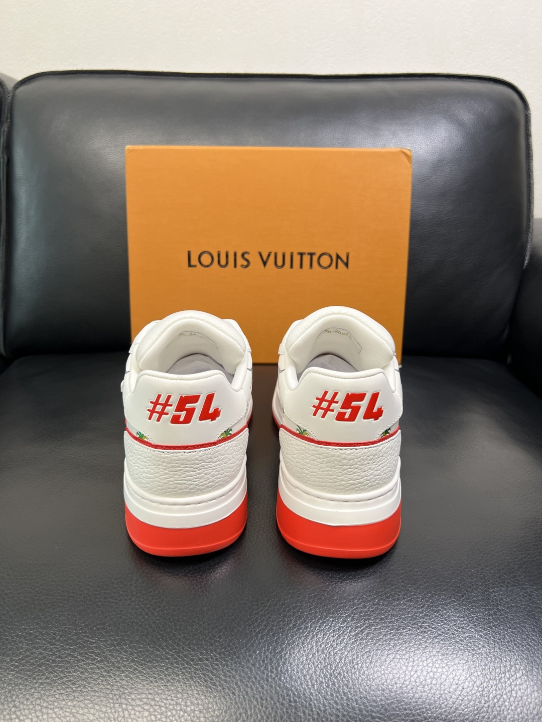 Lv 高品质 顶级工艺品 路易威登，运动板鞋专柜同步，鞋面意大利进口，高品质拼接缤纷色彩复杂工艺品，进口