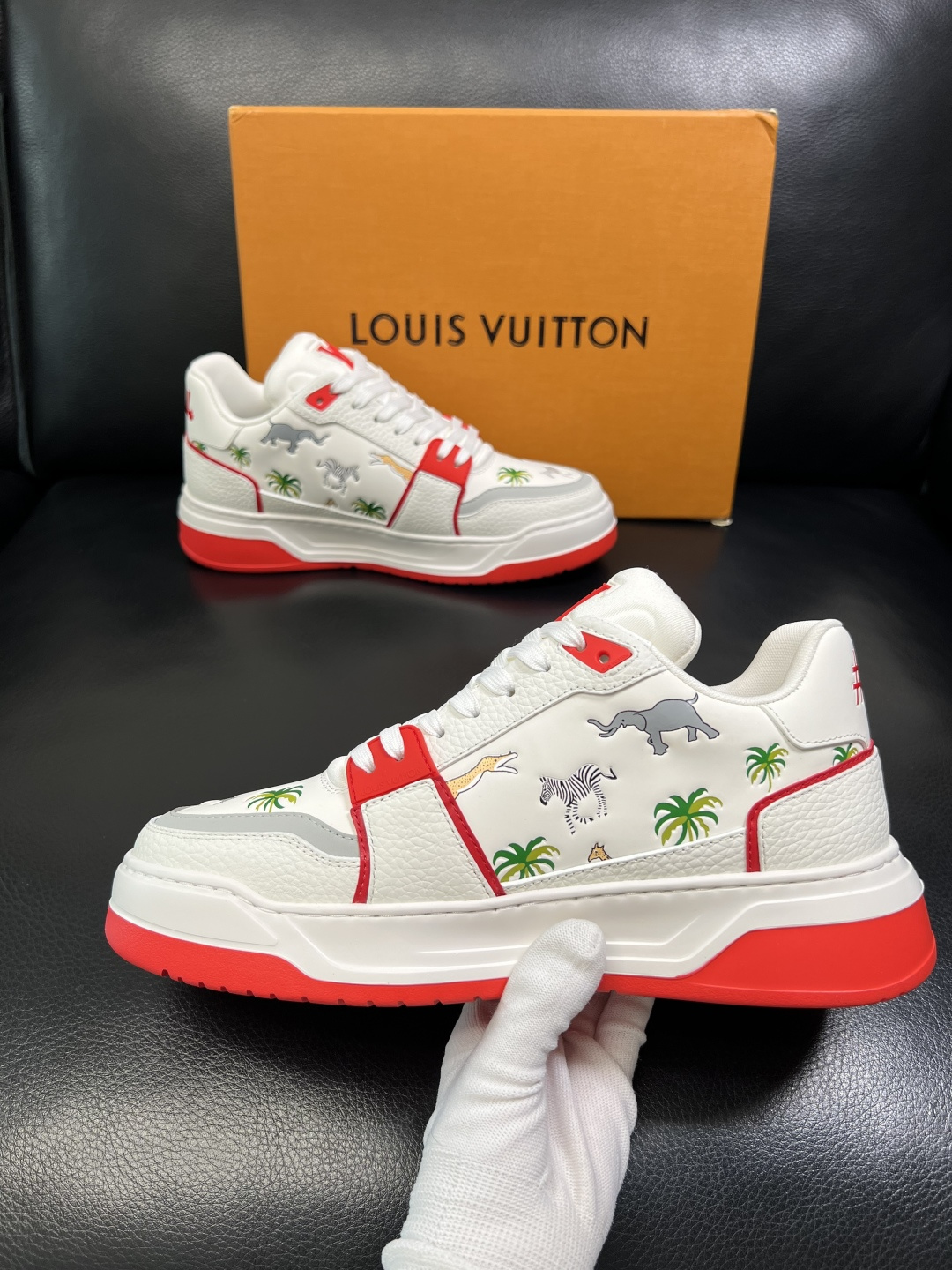 Lv 高品质 顶级工艺品 路易威登，运动板鞋专柜同步，鞋面意大利进口，高品质拼接缤纷色彩复杂工艺品，进口