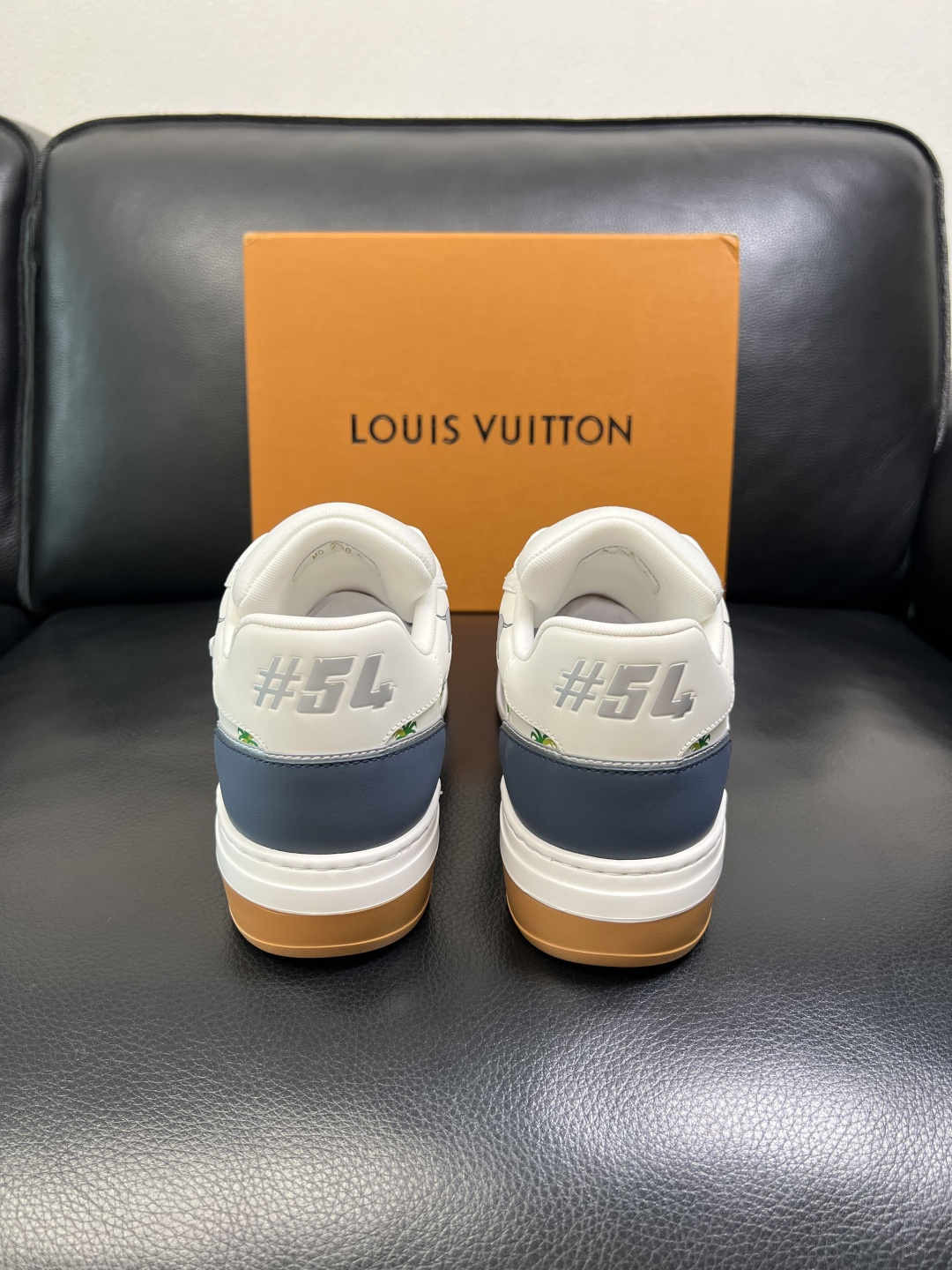 Lv 高品质 顶级工艺品 路易威登，运动板鞋专柜同步，鞋面意大利进口，高品质拼接缤纷色彩复杂工艺品，进口