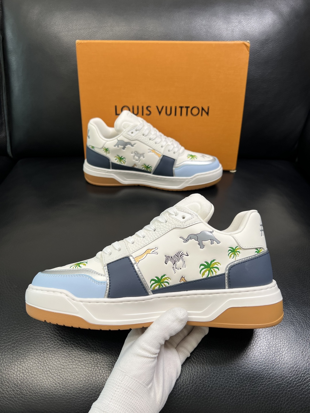 Lv 高品质 顶级工艺品 路易威登，运动板鞋专柜同步，鞋面意大利进口，高品质拼接缤纷色彩复杂工艺品，进口