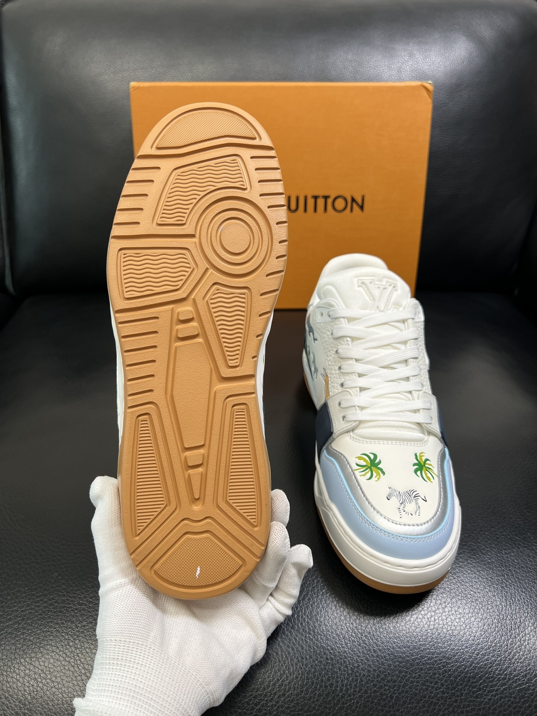 Lv 高品质 顶级工艺品 路易威登，运动板鞋专柜同步，鞋面意大利进口，高品质拼接缤纷色彩复杂工艺品，进口