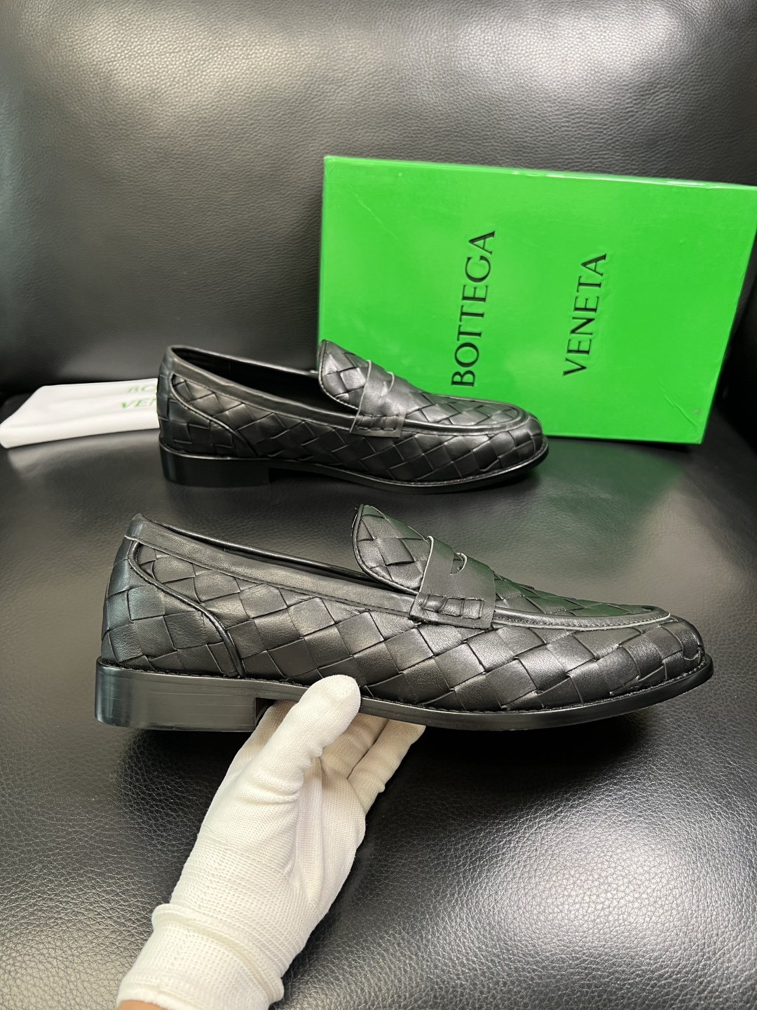 BOTTEGA VENETA 顶级代购 葆蝶家 专柜同步，鞋面意大利进口编织牛皮面料，透气牛皮内里舒适，