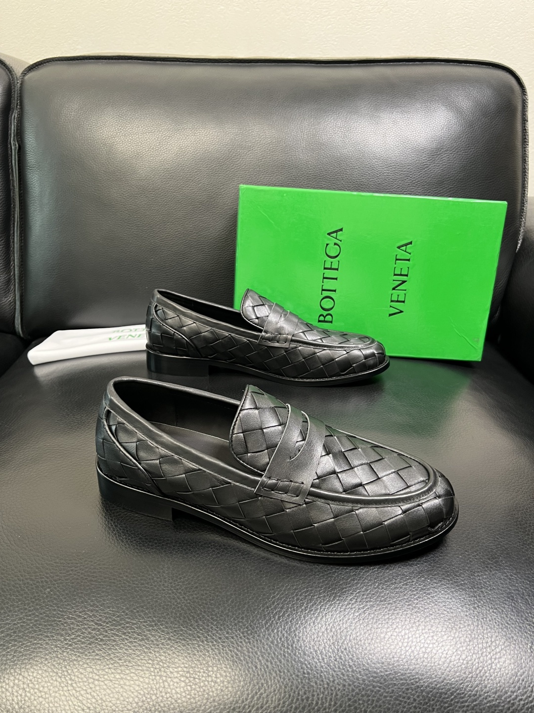 BOTTEGA VENETA 顶级代购 葆蝶家 专柜同步，鞋面意大利进口编织牛皮面料，透气牛皮内里舒适，