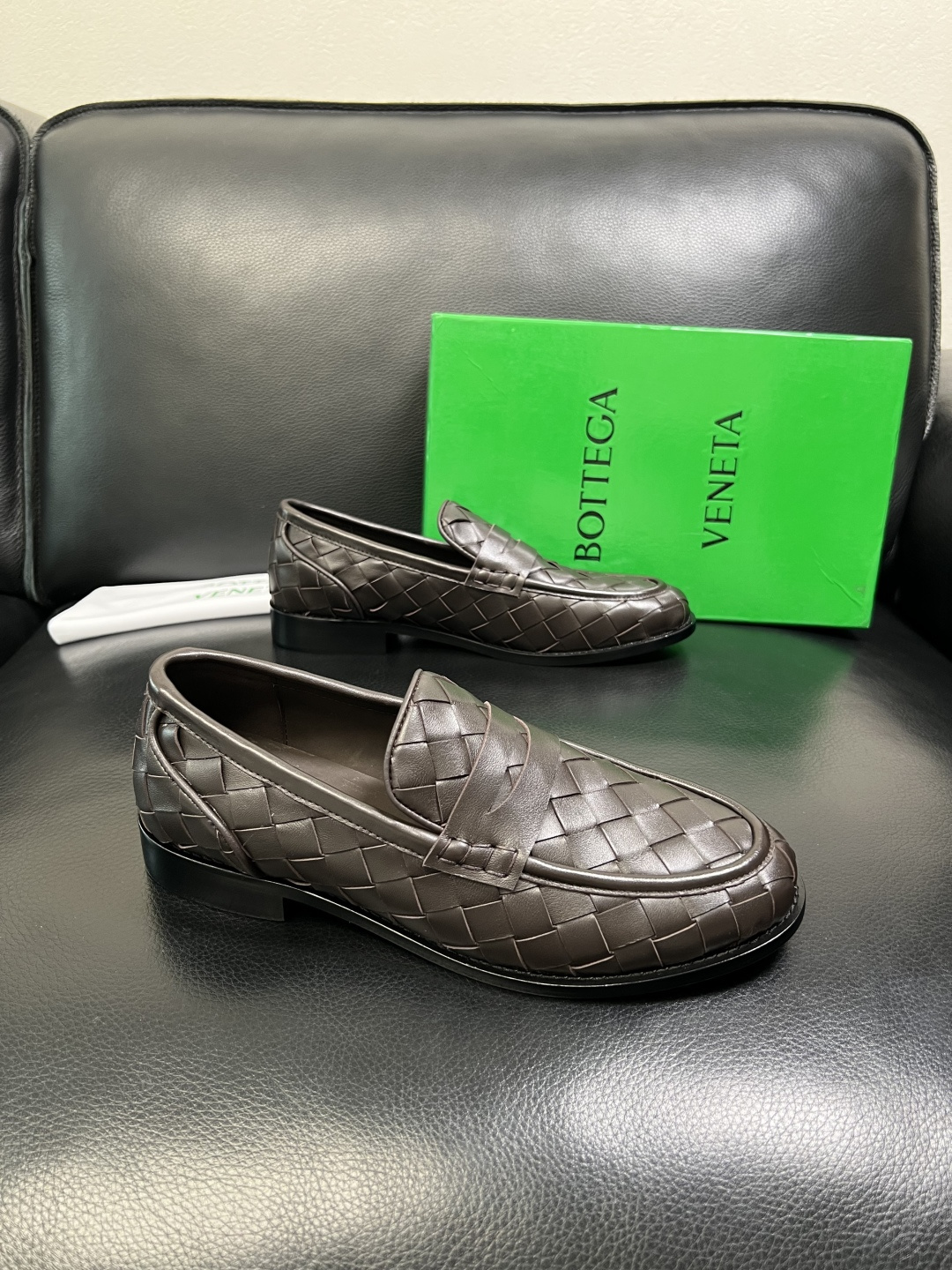 BOTTEGA VENETA 顶级代购 葆蝶家 专柜同步，鞋面意大利进口编织牛皮面料，透气牛皮内里舒适，