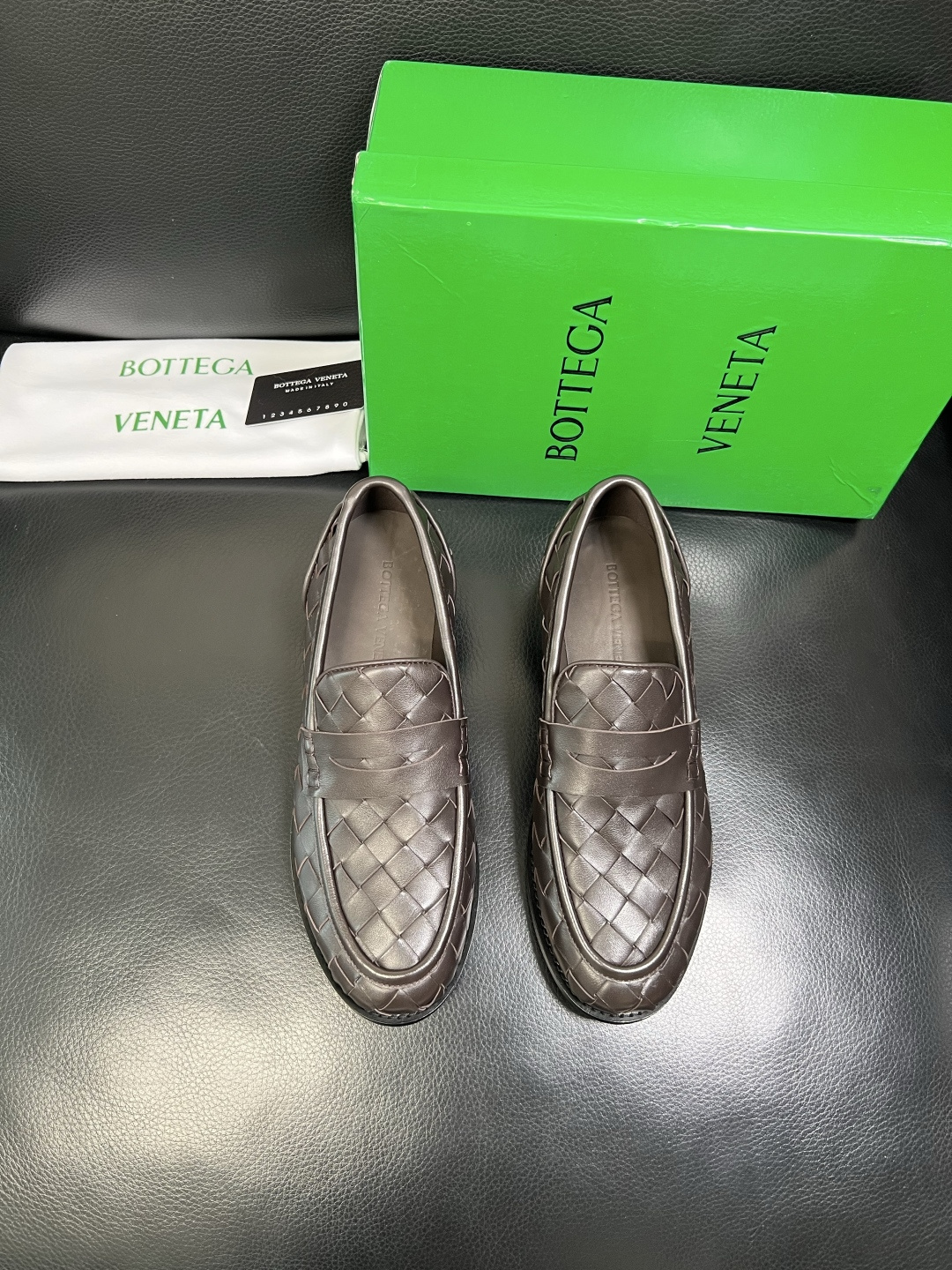 BOTTEGA VENETA 顶级代购 葆蝶家 专柜同步，鞋面意大利进口编织牛皮面料，透气牛皮内里舒适，